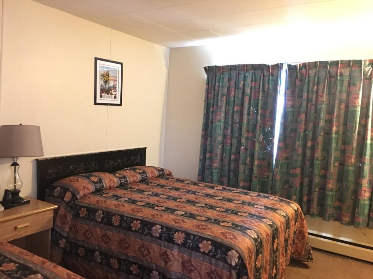 Bluebird Motel Innisfail Экстерьер фото