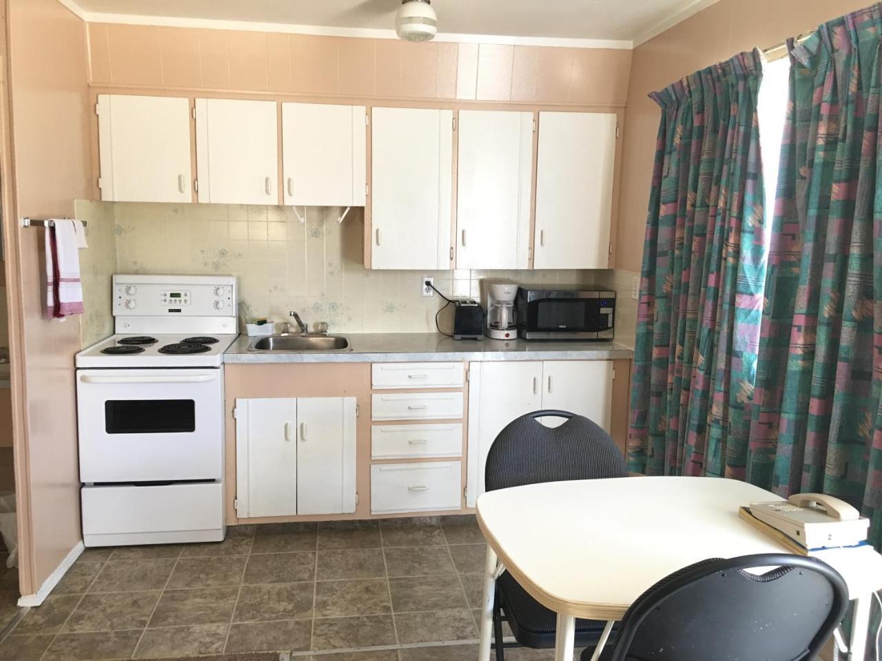 Bluebird Motel Innisfail Экстерьер фото