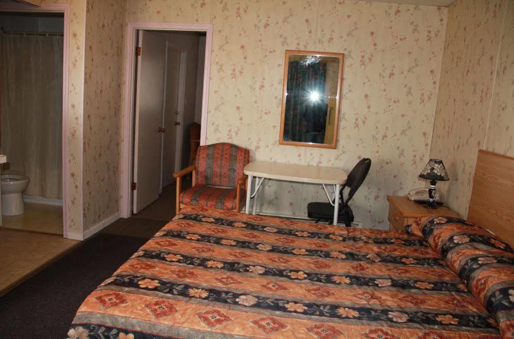 Bluebird Motel Innisfail Экстерьер фото